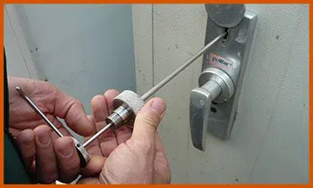 Warren MI Locksmith Store Warren, MI 586-533-4076 - 5-lock-opening